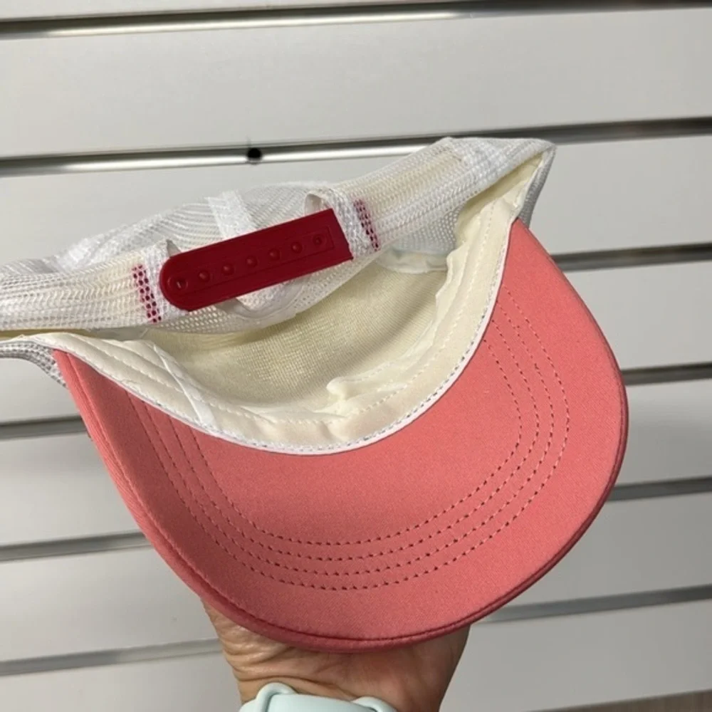 NWT‎ Snapback summer trucker hat